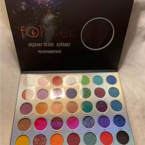 Sparkle Chic Eyeshadow Palette - Vibrant Multi-Color